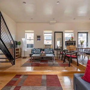 https://east-village-townhouse.us-newyorkcity.com