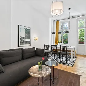 33 Efg Schoenhauser Allee Mit Balkon Berlin